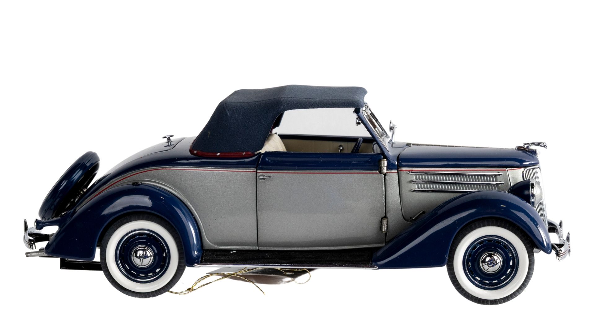 Franklin Mint 1:24 1936 Ford Deluxe Cabriolet Auction | Mecum On Time