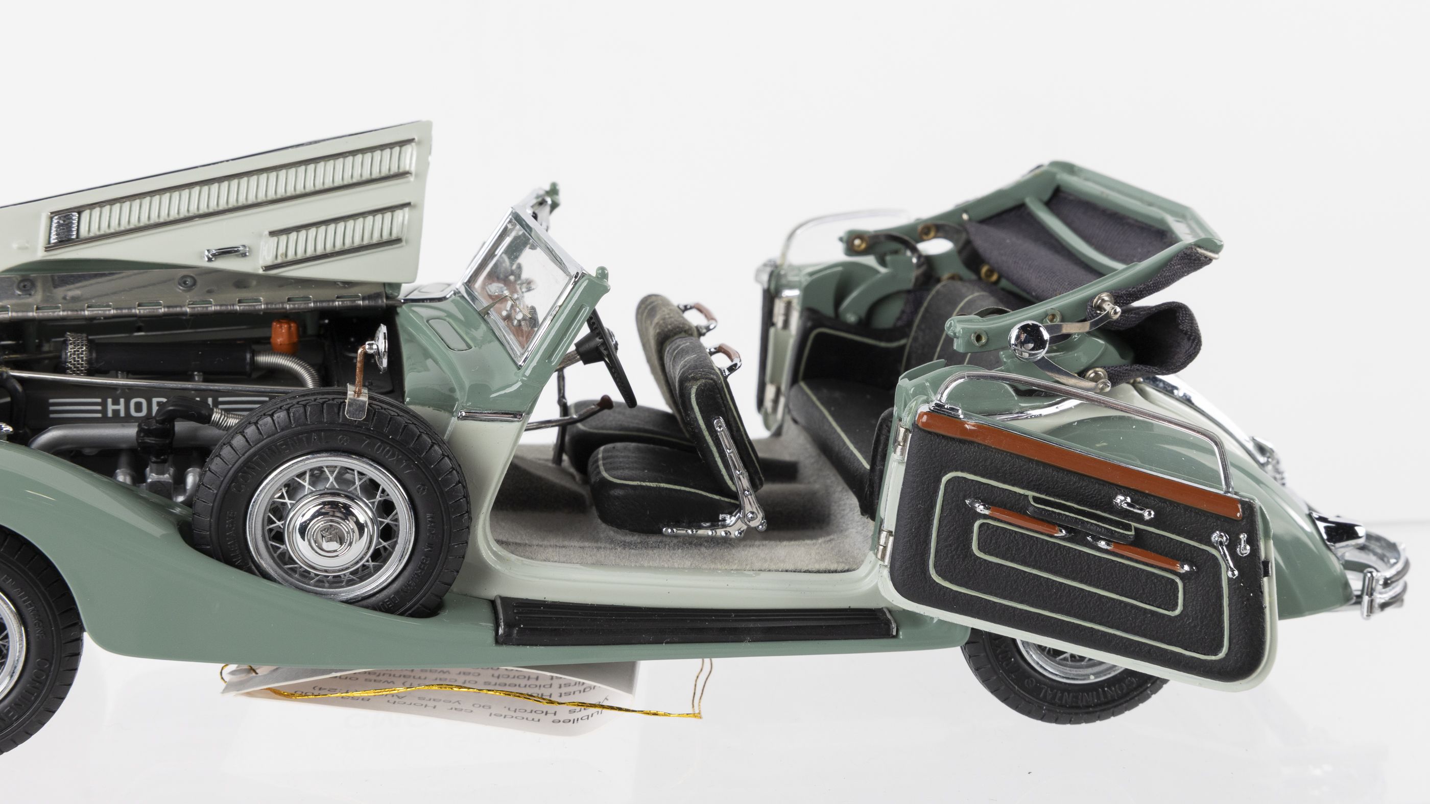 CMC 1:24 Jubilaumsmodell Horch 853 (1937) Auction | Mecum On Time