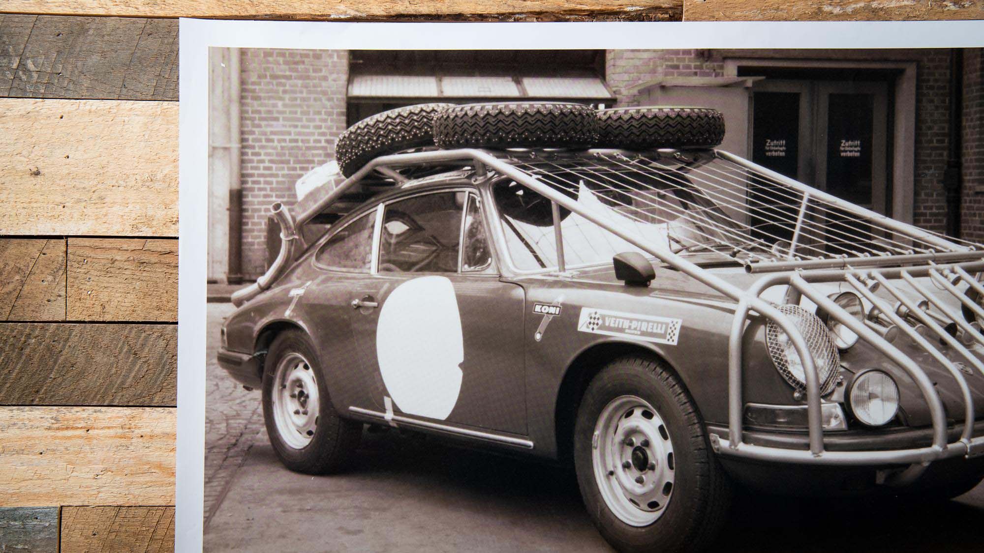 2001 Porsche 911 Carrera, London - Sydney Factory Poster, 40