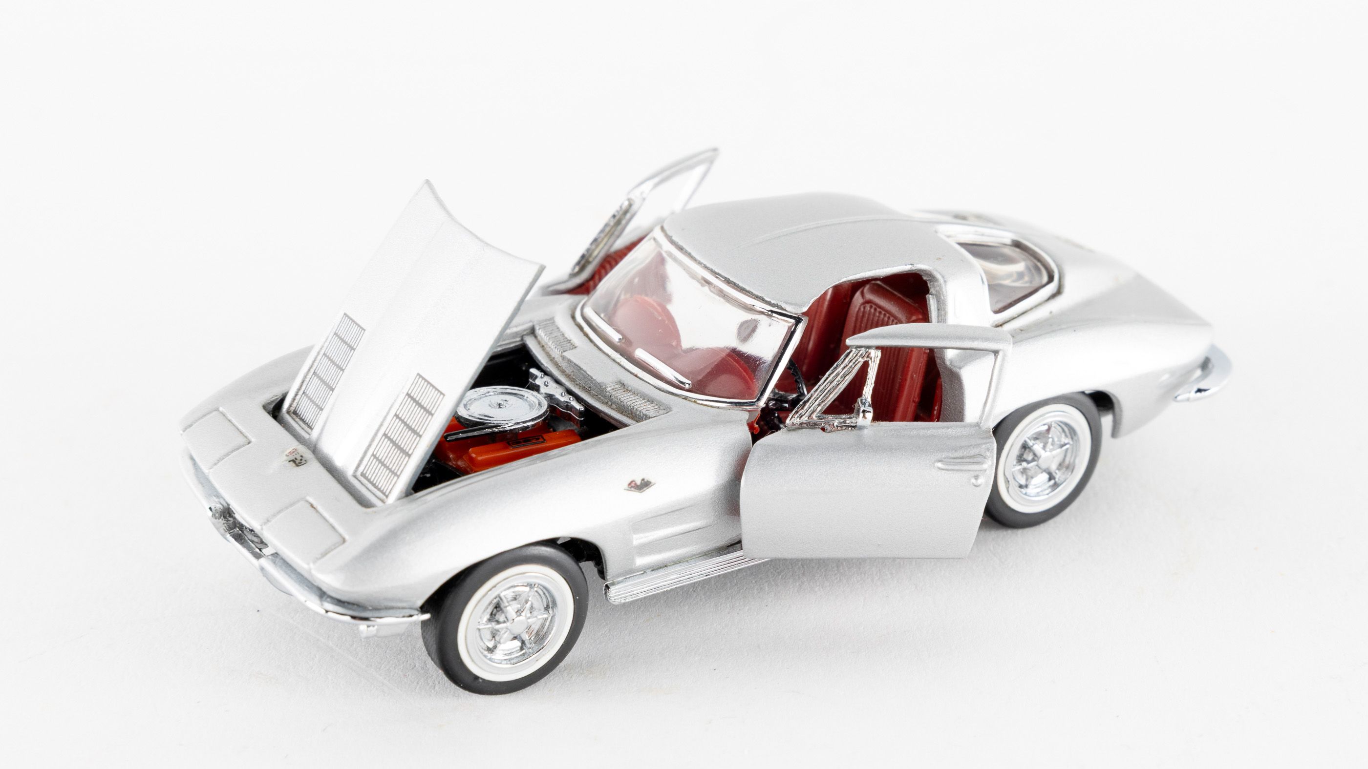 1944年 米国初日カバー 額装 Franklin Mint系 汽車銀色 Franklin Mint 1:43 Corvette Models Auction | Mecum On Time