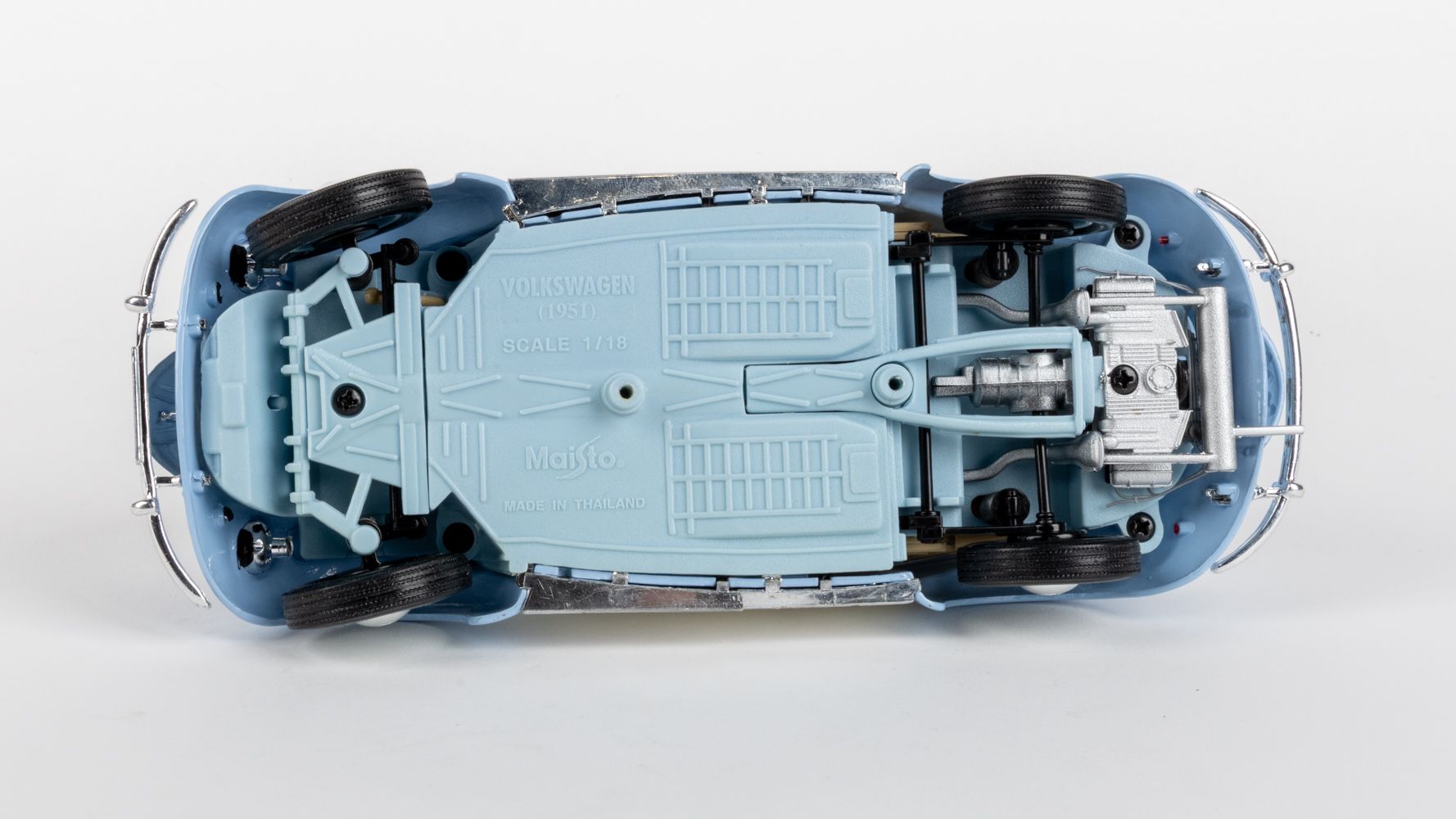 Maisto 1:18 1951 Volkswagen Beetle Export Sedan - Baby Blue